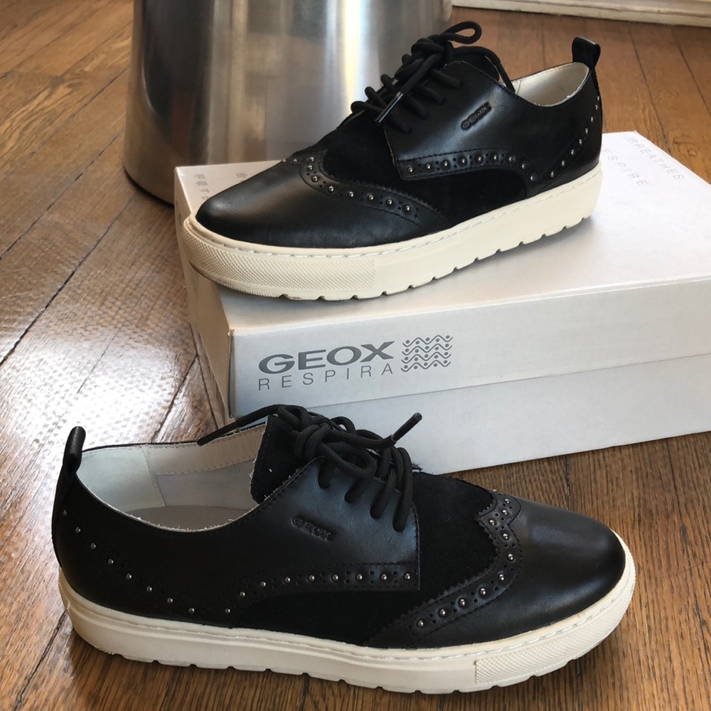 Geox Breeda Low Top Sneakers - Like New